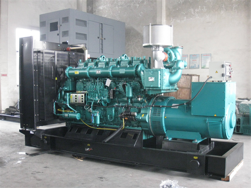 南召200KW 柴油发电机的油耗是多少?